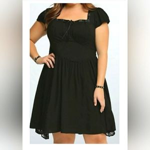 Torrid sz 1 lace inset corset dress